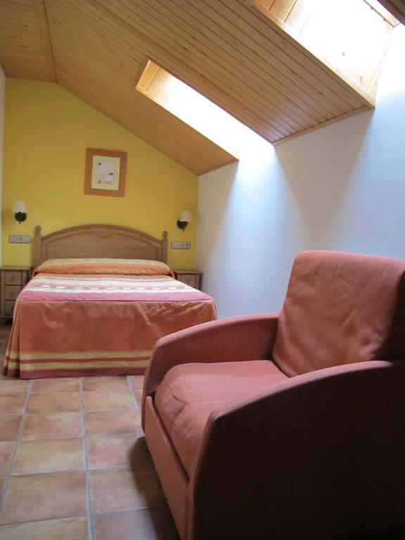 Apartamentos Casa Espanol Broto Room photo
